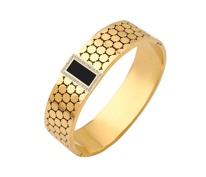 Luxury Geometric Gold Bracelet with Black Onyx Centerpiece – Designer-Inspired Elegance