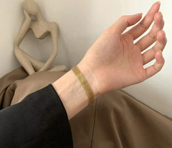 Mesh Gold Bracelet – Elegant, Lightweight & Anti-Tarnish